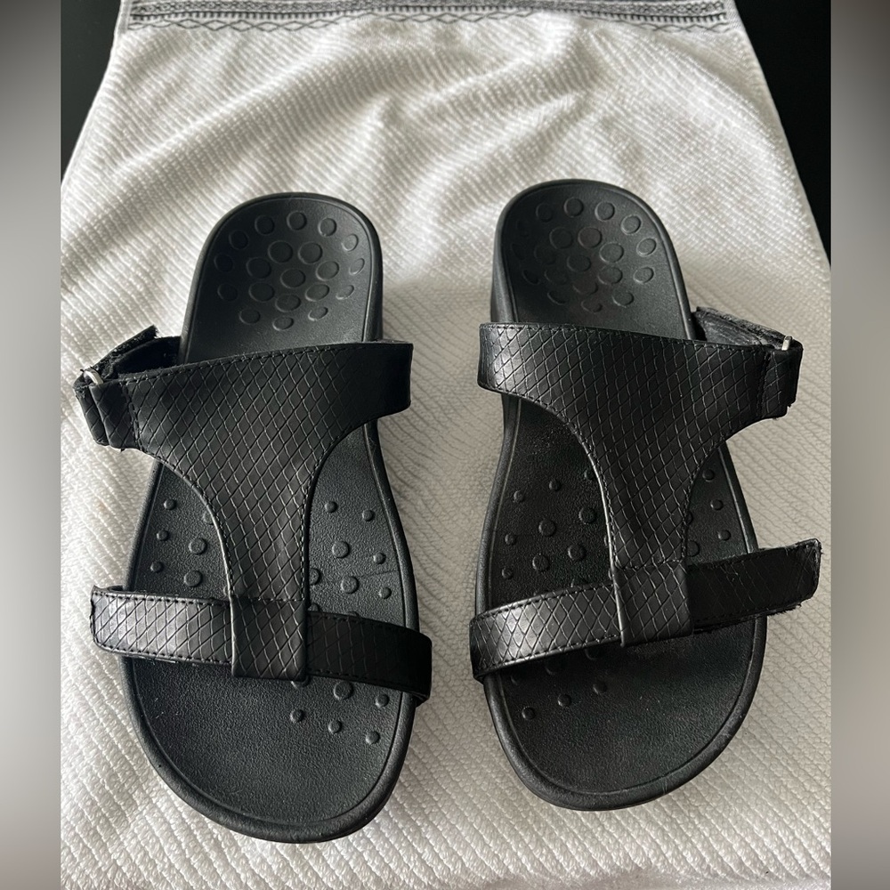 Voinic velcro Sandals size 7